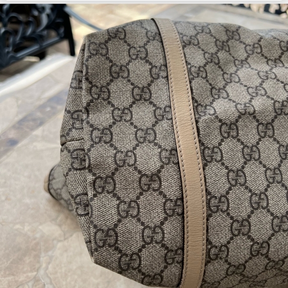 GUCCI Supreme Monogram Medium  Tote Beige - Picture 9 of 11